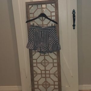 Striped demin shorts w/ ruffles @ the bottom